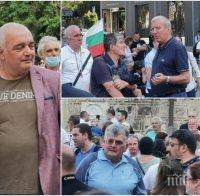 Бабикян остана с 10 души на протеста (СНИМКИ)