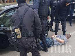 ОТ ПОСЛЕДНИТЕ МИНУТИ: Качулки тръшнаха мъж при спецакция в Бургас