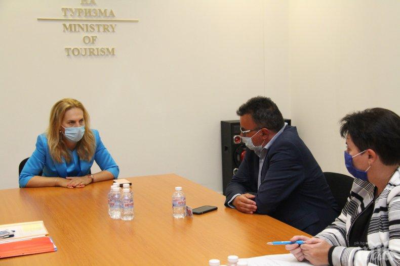 Вицепремиерът Николова обсъди държавната подкрепа за бизнеса с представители на обединение „Бъдеще за туризма“