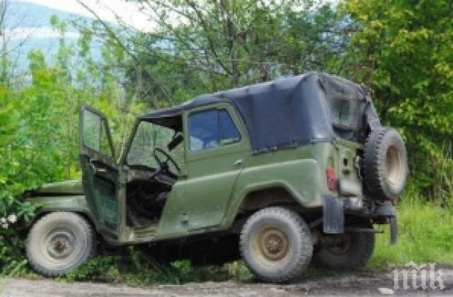 Пиян седна зад волана и вкара работници в болница