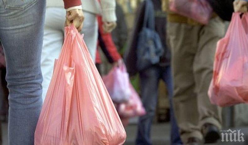 Хит: Японска компания измисли пластмасови торбички, които се разлагат напълно в морска вода