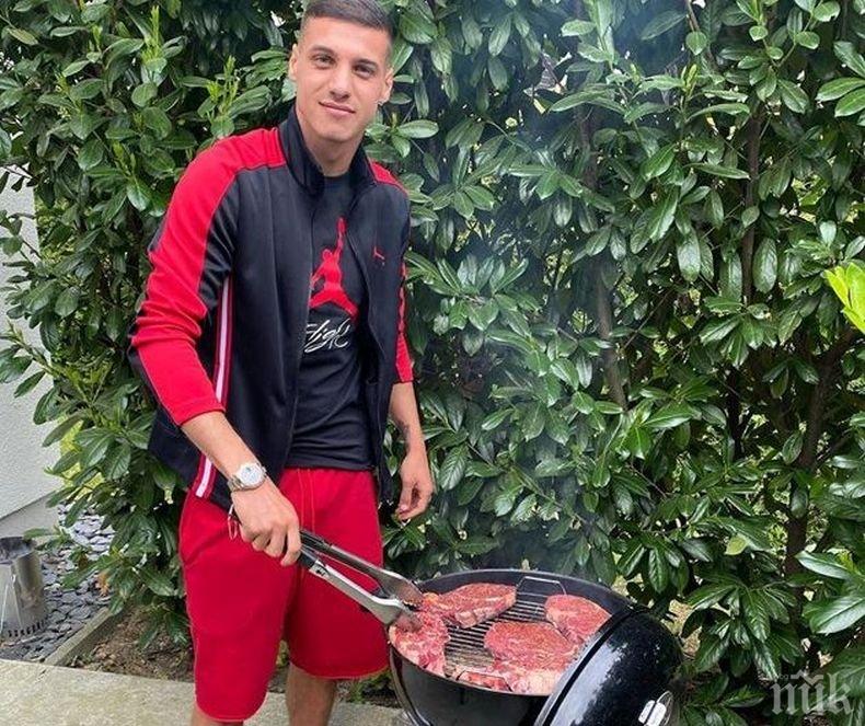 Десподов с подаръци за феновете си - ето какво е условието...