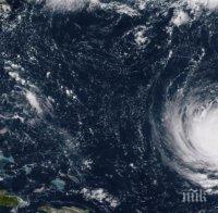 Властите във Флорида и Северна Каролина предупредиха за наближаващ ураган