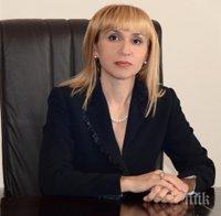 Омбудсманът Диана Ковачева пита министър Вълчев има ли COVID екшън план за септември