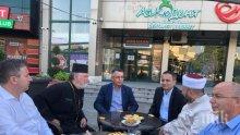 Кмет, поп и мюфтия пиха кафе в знак на толерантност в Кърджали