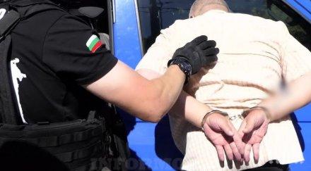 задържаха души наркотици боеприпаси оръжие шуменско