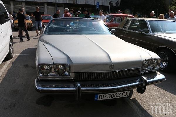 Ретро парад събра очите на автоманиаците във Видин