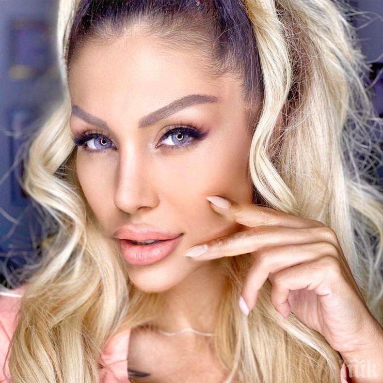 Синът на Малката Джулка е бъдещ шампион по плуване (СНИМКА)