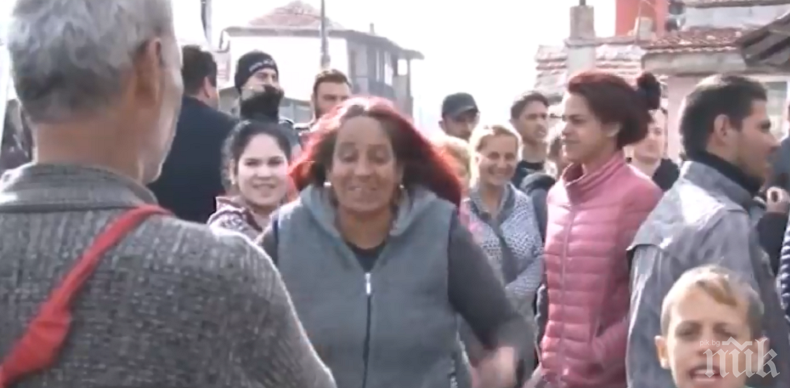 НОВА АКЦИЯ: Полицаи завардиха гето в Бургас, чуват се писъци на жени и деца