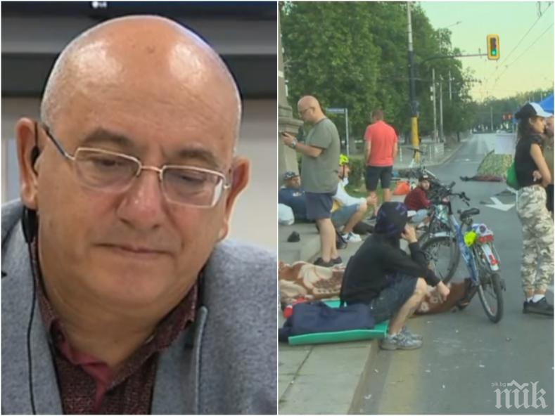 ГОРЕЩА ТЕМА: Министър Емил Димитров скочи на протестърите с уличните акции: Пречат на 100 000 родители да заведат децата си на градина! Правителството ще изкара пълен мандат