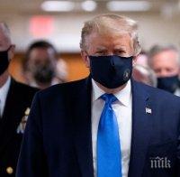 В САЩ вече съветват маска да се носи и вкъщи