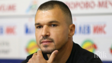 Две жени връщат Валери Божинов у нас