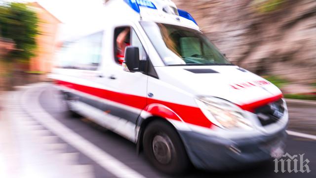 Съпрузи пострадаха при катастрофа край Мадан, откараха мъжа в болница в Пловдив
