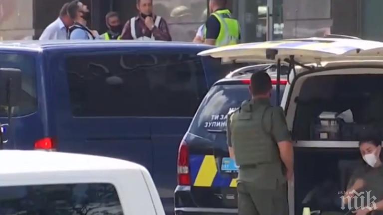 Задържаха терориста, който взе заложничка в киевска банка