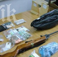 8 години затвор заплашват собственика на бойния арсенал от Брестник