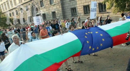 л’ескпрес българия протестират седмици наред европейските медии мълчат