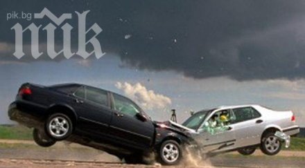 годишен шофьор катастрофира каспичан пострадаха две момчета