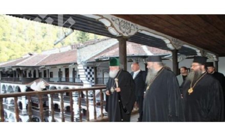чудо рилската света обител бял гълъб кацна патриарха