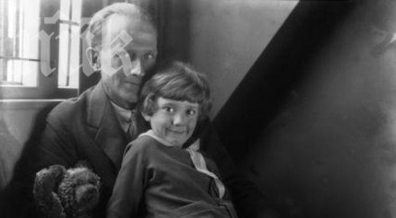 честит рожден ден кристофър робин