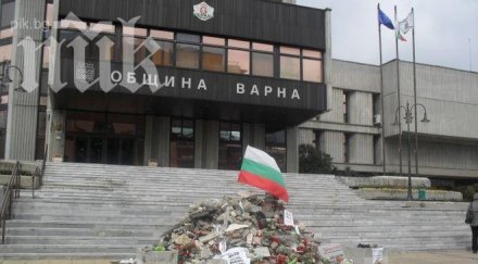 варненският кмет мисли паметник пламен горанов засега грамадата остава