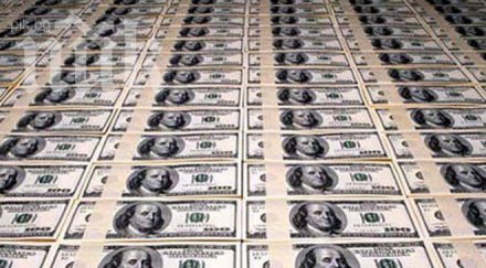 курсът долара скочи 170 края годината