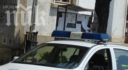 сериен подпалвач държи непристойно полицаи
