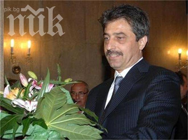 Български пощи и фирма на Цветан Василев в битка за декодерите за бедните