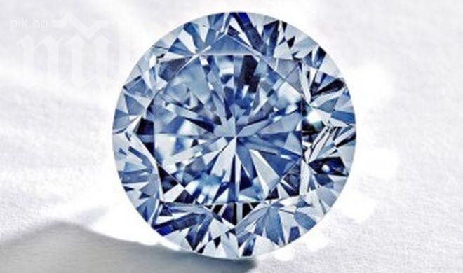 Син диамант за 19 млн. долара на търг в Хонконг