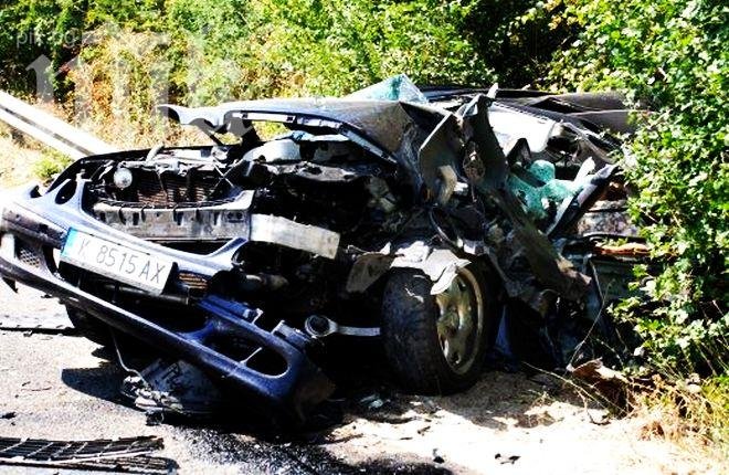 Нова драма с ТИР! Жена загина, забивайки се с мерцедеса в камион