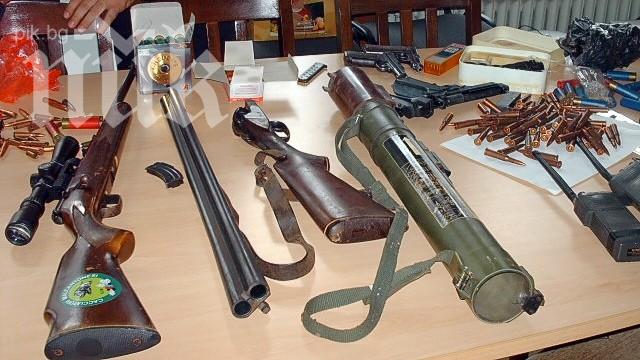 Пуснаха под гаранция бившия военен с незаконния боен арсенал