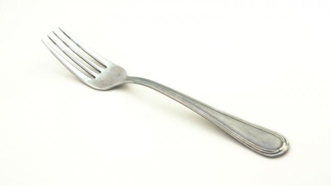 Лекари извадиха вилица от пениса на 70-годишен дядо