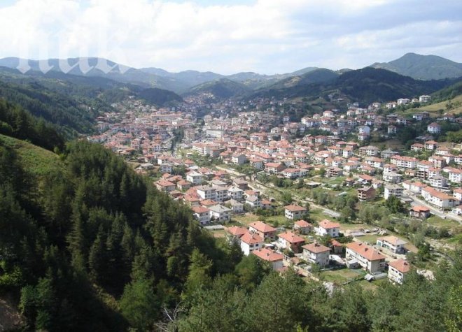 Неделино пред епидемия, градът е на воден режим повече от седмица