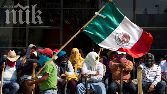 Учителска стачка блокира летище Бенито Хуарес в Мексико