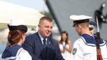 Министър Каракачанов връчи офицерски пагони на випуск „Добруджански“ на ВВМУ „Н. Й. Вапцаров“ (СНИМКИ)