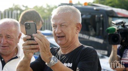 крушарски отвърна камбуров питам играл лаута без пари такива момчета слагам самолетоносача