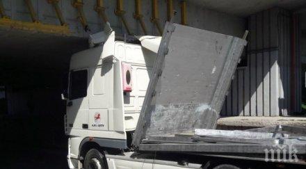 товарен влекач вряза мост пловдив снимки