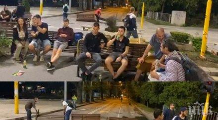 тотален хаос софия метежниците блокираха движението автобусите потрошени пейки кашпи хората чакат неработещи спирки псуват центърът потъна отпадъци ви