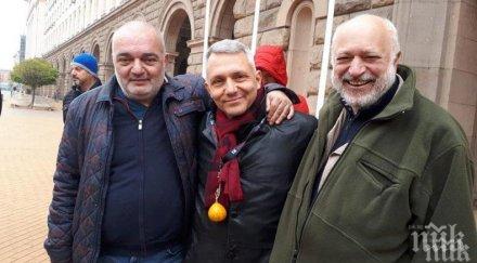 синът хаджигенов възпитан пример намеря лижете г*зовете снимки