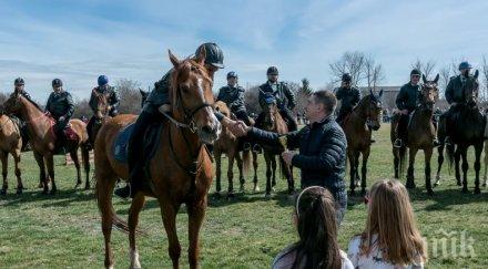 жокеи цялата страна състезаваха вършец