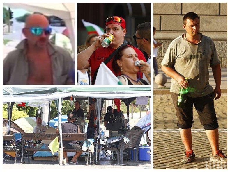 ПРОТЕСТЪТ СЕ ОБЪРНА НА КРЪЧМА! Столичанин на Орлов мост призна: Дойдох да изпия една бира (ВИДЕО)