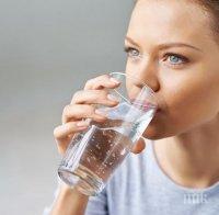 13 причини да пиете чаша топла вода на гладно сутрин