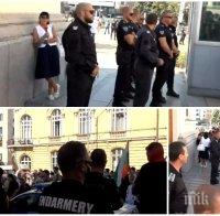 СКАНДАЛ В ПИК TV: Изстъпленията на метежниците продължават - псуват и обиждат Ива Николова до парламента (ВИДЕО/ОБНОВЕНА)