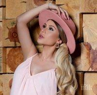 Разкриха странните имена на близнаците на Капчикова (СНИМКА)