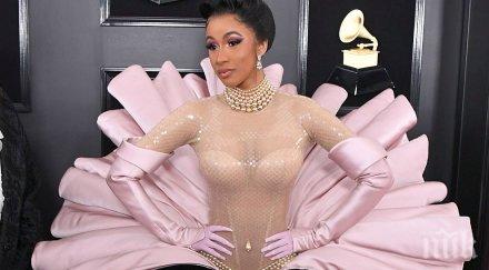 карди сравни славата стриптийза