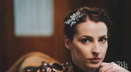 чужда самоличност загоряла ласки мистериозна дама забърка неда спасова секс афера