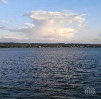 ТРАГЕДИЯТА Е НЕОПИСУЕМА! Намериха само чехъл на изчезналото във водите на Дунав момче 