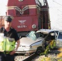 Влак блъсна кола с две жени на прелез при Гривица Влак блъсна кола с две жени на прелез при Гривица