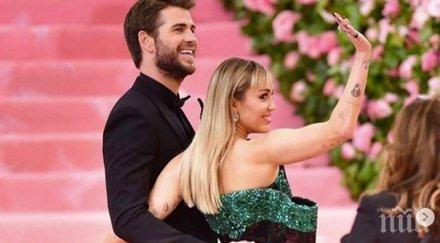 майли сайръс писна секс