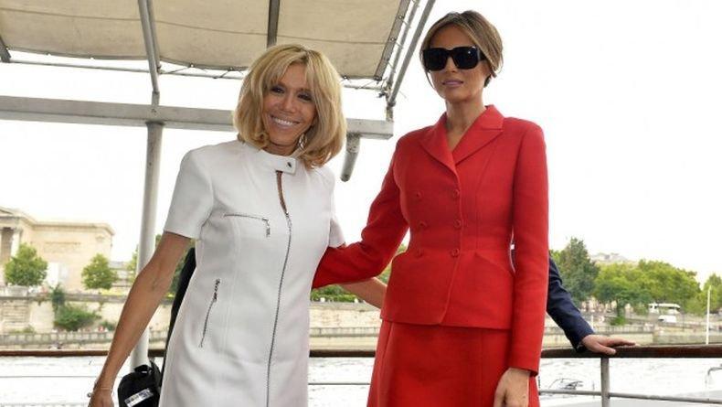 НЕ Е ЗА ВЯРВАНЕ: Щракнаха по бански първата дама на Франция - формата на 67-годишната Бриджит Макрон е за завиждане (СНИМКИ)