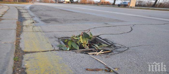 Ударно чистят шахтите в София заради наводненията преди месец